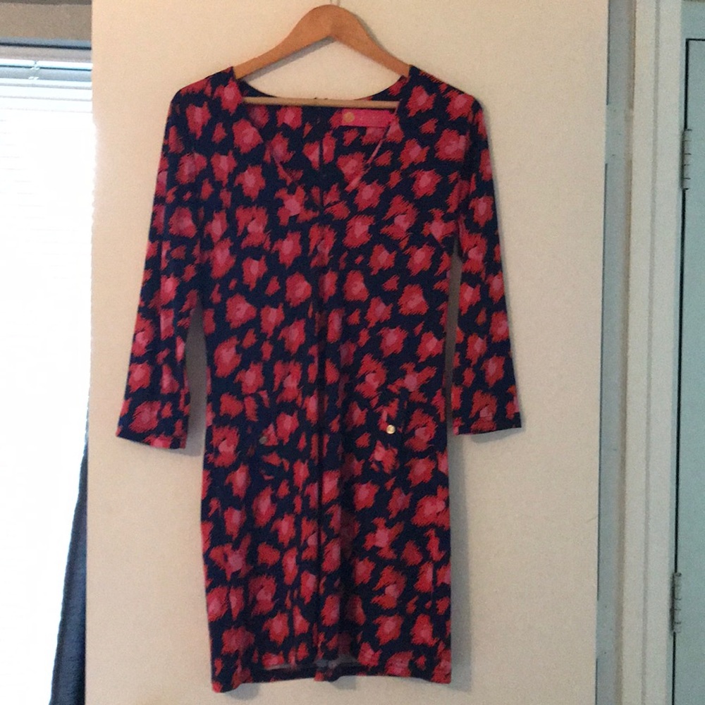 Dark blue dress with fun red and pink print 💕